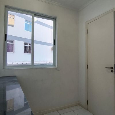 Apartamentos com 114m², 3 quartos (sendo 1 suíte), 1 garagem, no bairro Coqueiros em Florianópolis