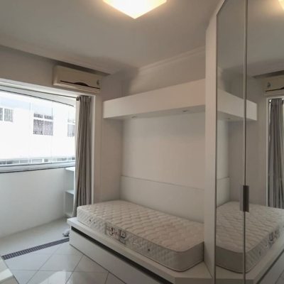 Apartamentos com 114m², 3 quartos (sendo 1 suíte), 1 garagem, no bairro Coqueiros em Florianópolis