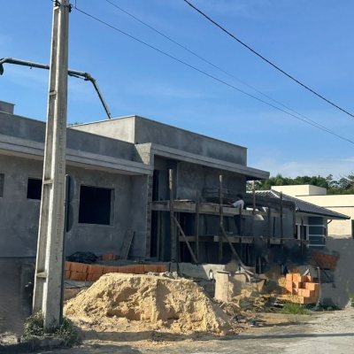 Casa Residencial com 75m², 2 quartos (sendo 1 suíte), 1 garagem, no bairro Forquilhas em São José