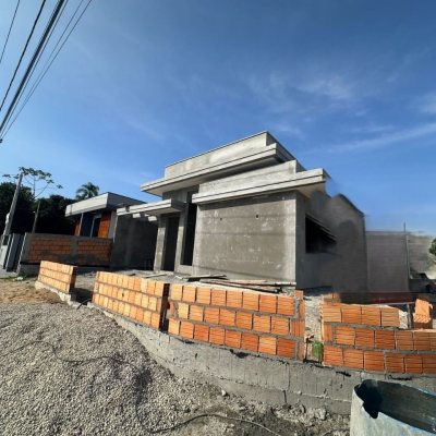 Casa Residencial com 75m², 2 quartos (sendo 1 suíte), 1 garagem, no bairro Forquilhas em São José