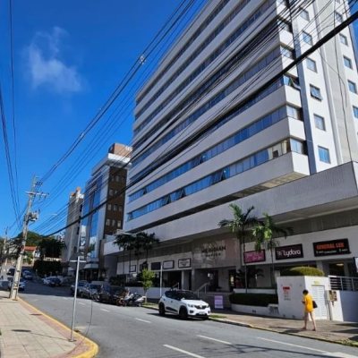 Sala com 27m², no bairro Trindade em Florianópolis