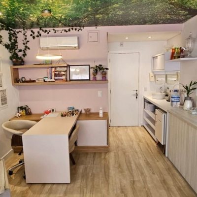 Sala com 27m², no bairro Trindade em Florianópolis