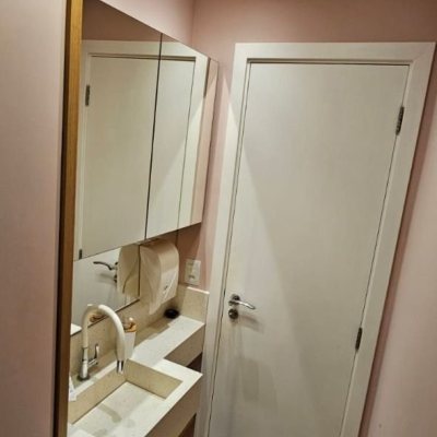 Sala com 27m², no bairro Trindade em Florianópolis