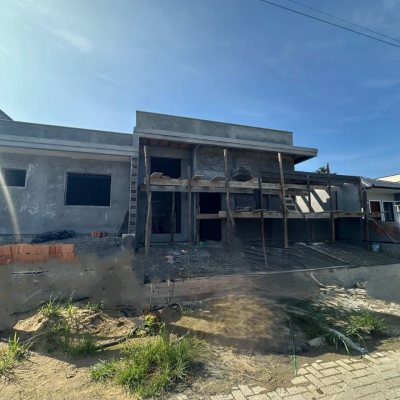 Casa Residencial com 78m², 2 quartos (sendo 1 suíte), 1 garagem, no bairro Forquilhas em São José