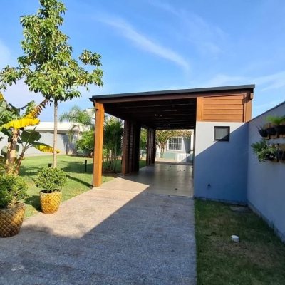 Casa em Condomínio com 105m², 2 quartos, 2 garagens, no bairro São João Do Rio Vermelho em Florianópolis