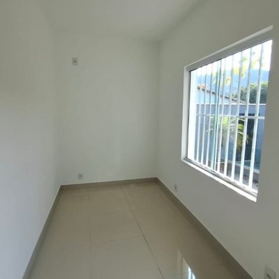 Casa em Condomínio com 105m², 2 quartos, 2 garagens, no bairro São João Do Rio Vermelho em Florianópolis