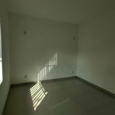 Casa em Condomínio com 105m², 2 quartos, 2 garagens, no bairro São João Do Rio Vermelho em Florianópolis