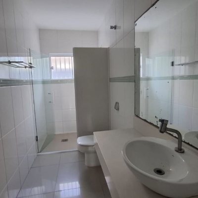 Casa em Condomínio com 105m², 2 quartos, 2 garagens, no bairro São João Do Rio Vermelho em Florianópolis
