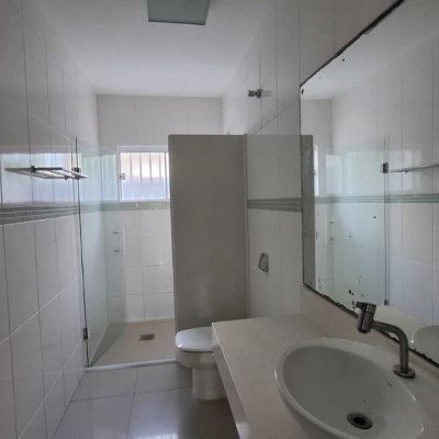Casa em Condomínio com 105m², 2 quartos, 2 garagens, no bairro São João Do Rio Vermelho em Florianópolis