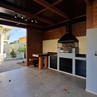 Casa em Condomínio com 105m², 2 quartos, 2 garagens, no bairro São João Do Rio Vermelho em Florianópolis