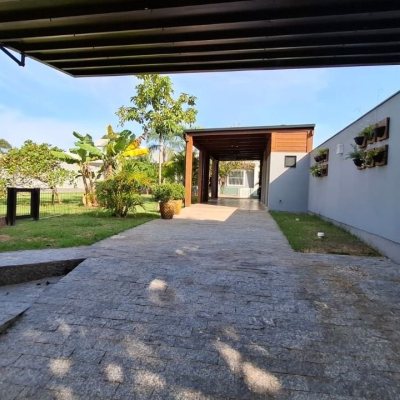 Casa em Condomínio com 105m², 2 quartos, 2 garagens, no bairro São João Do Rio Vermelho em Florianópolis