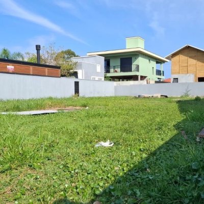 Terrenos Residenciais com 459m², no bairro São João Do Rio Vermelho em Florianópolis