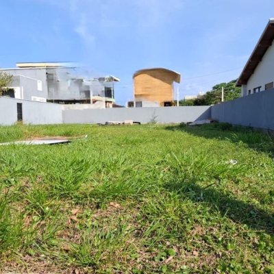 Terrenos Residenciais com 459m², no bairro São João Do Rio Vermelho em Florianópolis