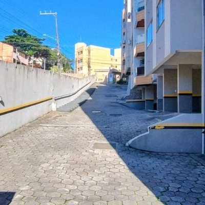 Apartamentos com 75m², 3 quartos, 1 garagem, no bairro Capoeiras em Florianópolis