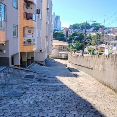 Apartamentos com 75m², 3 quartos, 1 garagem, no bairro Capoeiras em Florianópolis