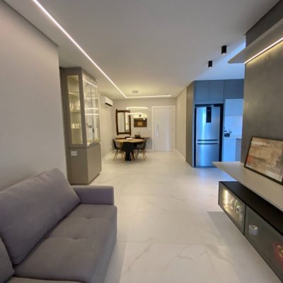 Apartamentos com 111m², 3 quartos (sendo 2 suítes), 2 garagens, no bairro Canto em Florianópolis