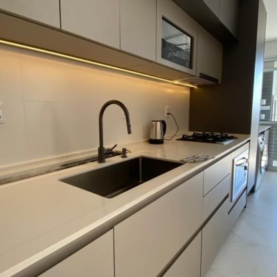 Apartamentos com 111m², 3 quartos (sendo 2 suítes), 2 garagens, no bairro Canto em Florianópolis