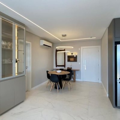 Apartamentos com 111m², 3 quartos (sendo 2 suítes), 2 garagens, no bairro Canto em Florianópolis