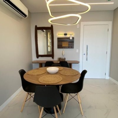 Apartamentos com 111m², 3 quartos (sendo 2 suítes), 2 garagens, no bairro Canto em Florianópolis
