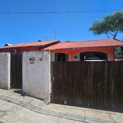 Casa Residencial com 130m², 3 quartos (sendo 1 suíte), 1 garagem, no bairro Rio Tavares em Florianópolis