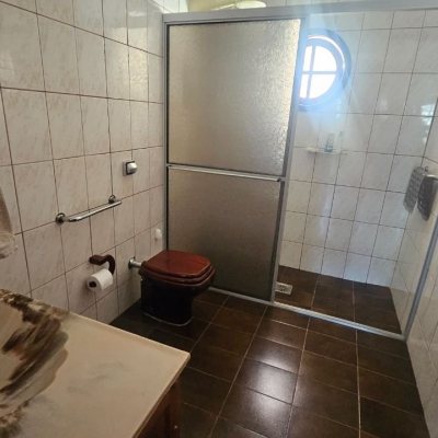 Casa Residencial com 130m², 3 quartos (sendo 1 suíte), 1 garagem, no bairro Rio Tavares em Florianópolis