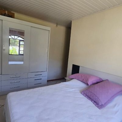 Casa Residencial com 130m², 3 quartos (sendo 1 suíte), 1 garagem, no bairro Rio Tavares em Florianópolis