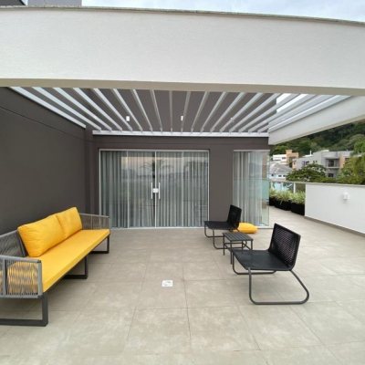 Apartamentos com 52m², 1 quarto, 2 garagens, no bairro Itacorubi em Florianópolis