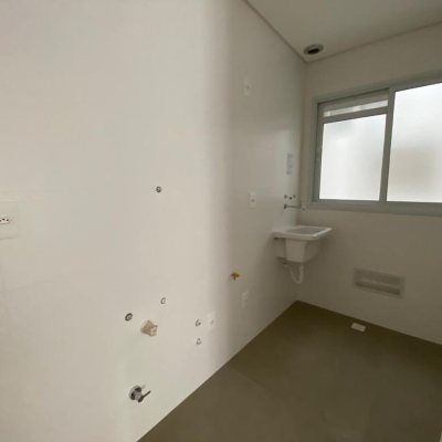 Apartamentos com 52m², 1 quarto, 2 garagens, no bairro Itacorubi em Florianópolis