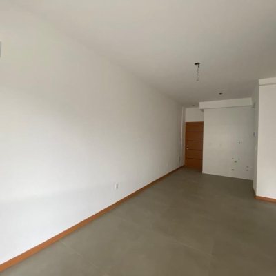 Apartamentos com 52m², 1 quarto, 2 garagens, no bairro Itacorubi em Florianópolis