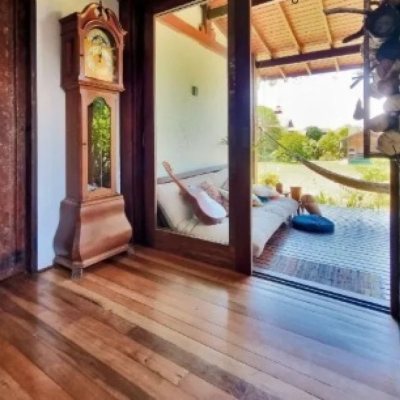 Casa Residencial com 362m², 3 quartos (sendo 1 suíte), 2 garagens, no bairro Rio Tavares em Florianópolis