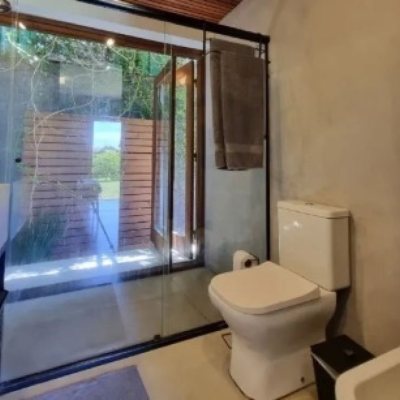 Casa Residencial com 362m², 3 quartos (sendo 1 suíte), 2 garagens, no bairro Rio Tavares em Florianópolis