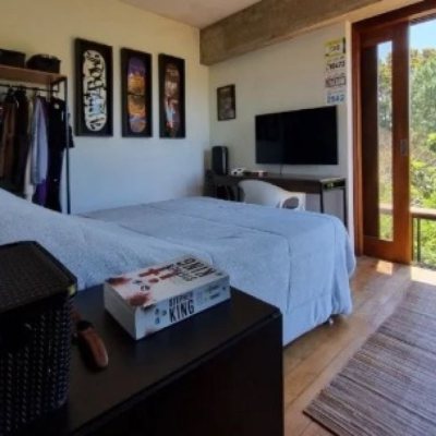 Casa Residencial com 362m², 3 quartos (sendo 1 suíte), 2 garagens, no bairro Rio Tavares em Florianópolis
