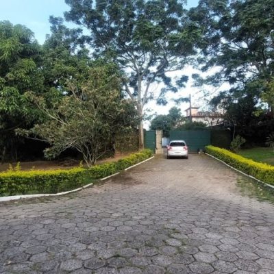 Casa Residencial com 362m², 3 quartos (sendo 1 suíte), 2 garagens, no bairro Rio Tavares em Florianópolis