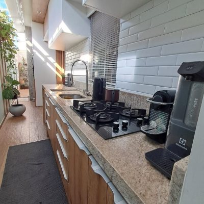 Apartamentos com 99m², 3 quartos (sendo 2 suítes), 1 garagem, no bairro Ingleses em Florianópolis