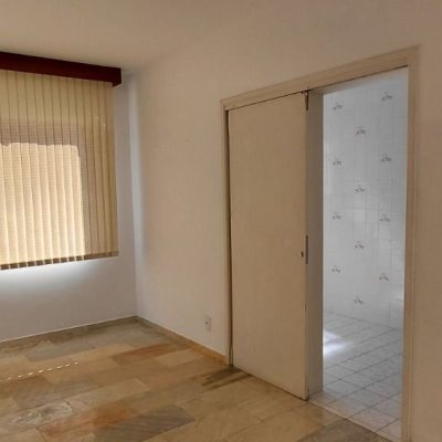 Cobertura com 252m², 3 quartos (sendo 1 suíte), 2 garagens, no bairro Centro em Florianópolis