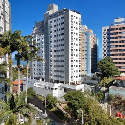 Cobertura com 252m², 3 quartos (sendo 1 suíte), 2 garagens, no bairro Centro em Florianópolis