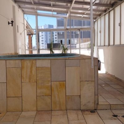 Cobertura com 252m², 3 quartos (sendo 1 suíte), 2 garagens, no bairro Centro em Florianópolis