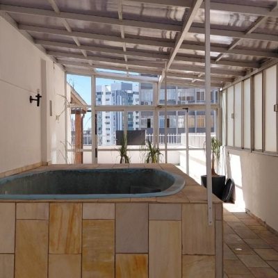 Cobertura com 252m², 3 quartos (sendo 1 suíte), 2 garagens, no bairro Centro em Florianópolis