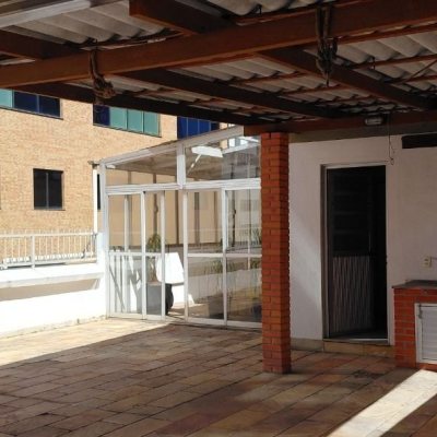 Cobertura com 252m², 3 quartos (sendo 1 suíte), 2 garagens, no bairro Centro em Florianópolis