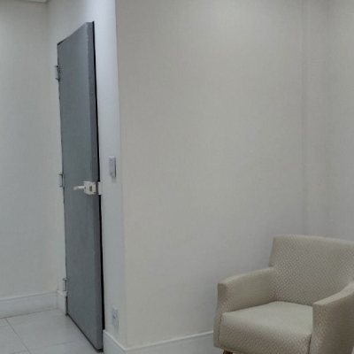 Cobertura com 252m², 3 quartos (sendo 1 suíte), 2 garagens, no bairro Centro em Florianópolis