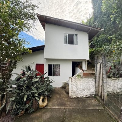 Casa Residencial com 154m², 2 quartos (sendo 1 suíte), 1 garagem, no bairro Ponta De Baixo em São José