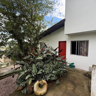 Casa Residencial com 154m², 2 quartos (sendo 1 suíte), 1 garagem, no bairro Ponta De Baixo em São José