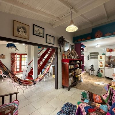 Casa Residencial com 154m², 2 quartos (sendo 1 suíte), 1 garagem, no bairro Ponta De Baixo em São José