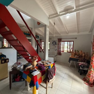 Casa Residencial com 154m², 2 quartos (sendo 1 suíte), 1 garagem, no bairro Ponta De Baixo em São José