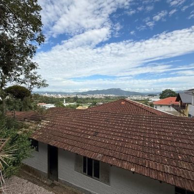 Casa Residencial com 154m², 2 quartos (sendo 1 suíte), 1 garagem, no bairro Ponta De Baixo em São José