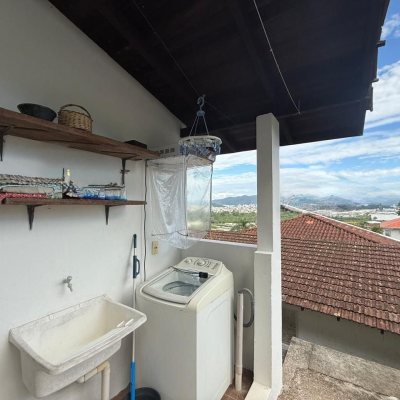 Casa Residencial com 154m², 2 quartos (sendo 1 suíte), 1 garagem, no bairro Ponta De Baixo em São José