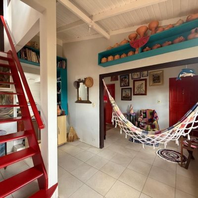 Casa Residencial com 154m², 2 quartos (sendo 1 suíte), 1 garagem, no bairro Ponta De Baixo em São José