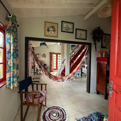 Casa Residencial com 154m², 2 quartos (sendo 1 suíte), 1 garagem, no bairro Ponta De Baixo em São José