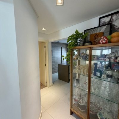Apartamentos com 130m², 4 quartos (sendo 2 suítes), 3 garagens, no bairro Agronômica em Florianópolis