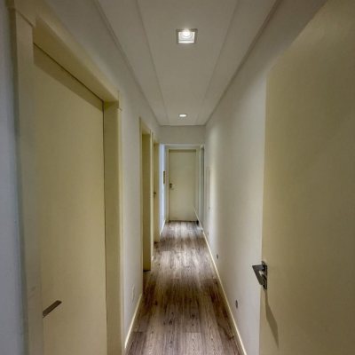 Apartamentos com 130m², 4 quartos (sendo 2 suítes), 3 garagens, no bairro Agronômica em Florianópolis